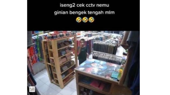 Kocak! Bocah Laki-laki Ini Tukarkan Uang di Toko Bikin Orangtua Bengek Tengah Malam