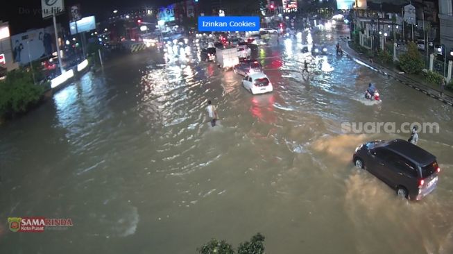 Diguyur Hujan 2 Setengah Jam, 30 Titik di Samarinda Terendam Banjir, TMA Capai 50 Sentimeter