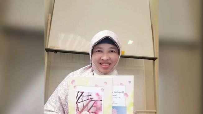 Keren! WNI di Jepang Tulis Buku Doa Islami Pakai Tiga Bahasa, Rampung Selama Setahun
