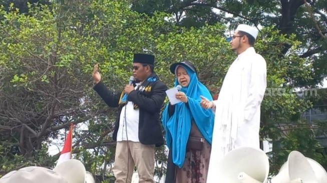 Terpopuler: Massa Demo Berteriak Sambo ke Polisi, Risma Klaim Tak Tertarik dengan Jabatan