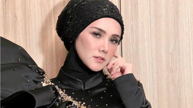 Profil Mulan Jameela, Artis dan Politikus yang Kritik Program Kompor Induksi