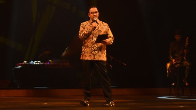 Gubernur DKI Jakarta Anies Baswedan membacakan puisi 