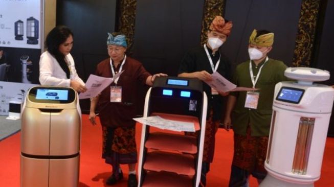 Robot Pengantar Makanan dan Layanan Hotel Dikenalkan di Ajang FHTB 2022, Harganya Ratusan Juta