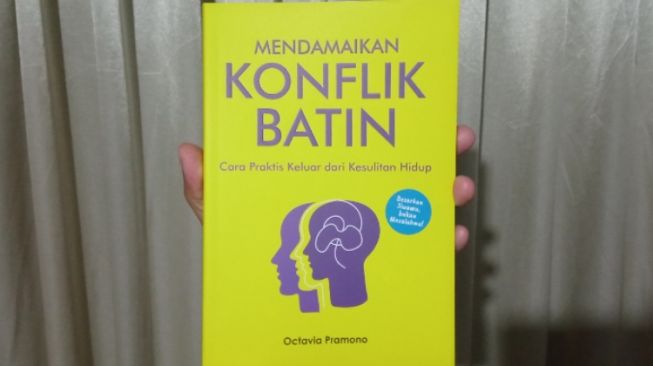 Ulasan Buku 'Mendamaikan Konflik Batin', Cara Praktis Keluar dari Kesulitan Hidup