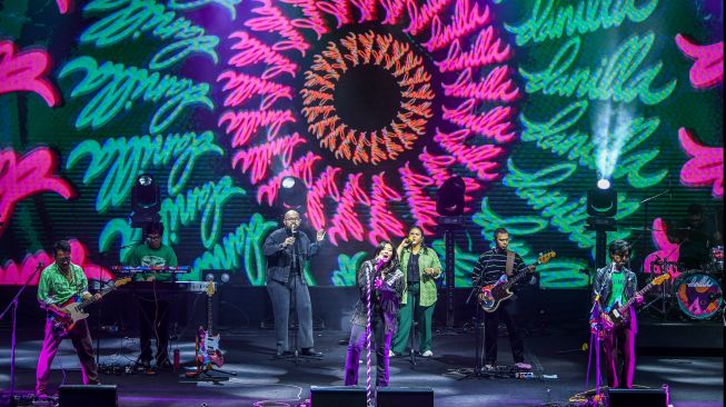 Penyanyi Danilla tampil pada festival musik "We The Fest 2022" di GBK Sport komplek Senayan, Jakarta, Jumat (23/9/2022). [ANTARA FOTO/Galih Pradipta/YU]