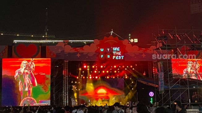 CL Sapa Blackjack di Panggung We The Fest 2022, Fans 2NE1 Langsung Histeris