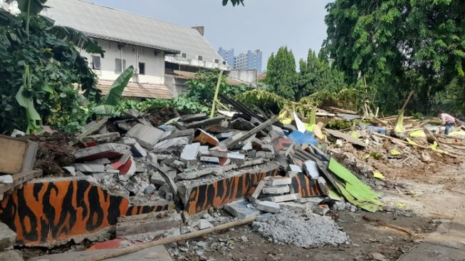 Sempat Tak Tersentuh Penggusuran, Bangunan Ormas di Kayuringin Sudah Rata dengan Tanah