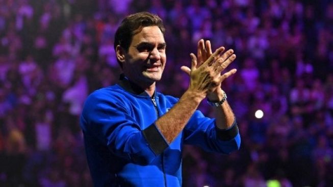 Roger Federer menutup kariernya di Laver Cup, Jumat (23/9/2022). [AFP]