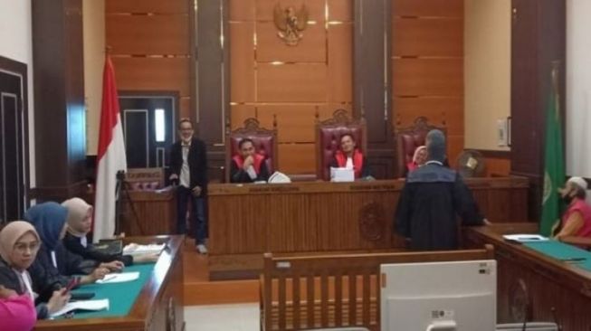 Sidang Korupsi Dana Hibah KONI Padang, Pengacara Terdakwa Minta Hakim Hadirkan Gubernur Sumbar Mahyeldi