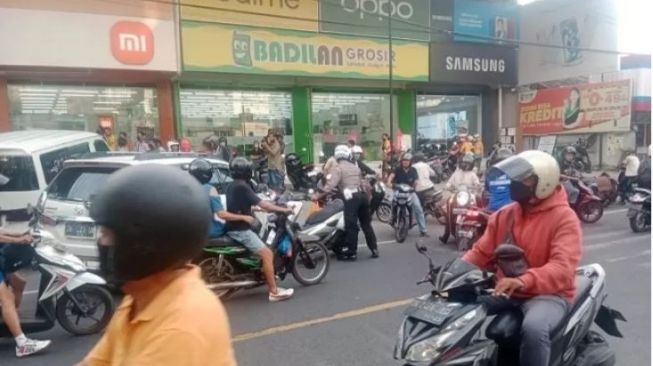 Bule Jerman Diduga Rampas Mobil Luxio Warga Buleleng Hingga Dikejar Polisi