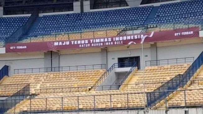 Stadion GBLA Sepi Penonton, Warganet Minta Iwan Bule Berkaca: Mending Duit Pencalonan Buat Umroh Pak