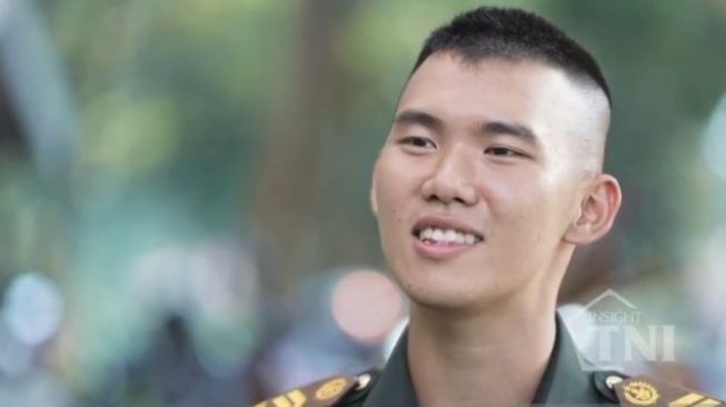 Perwira TNI Keturunan Tionghoa Pilih Pengabdian Sebagai Dokter Militer