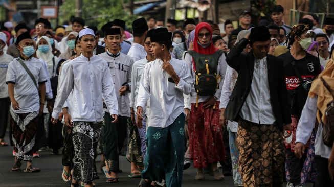 Ribuan Warga Tangerang Ikut Gerak Jalan Sarungan