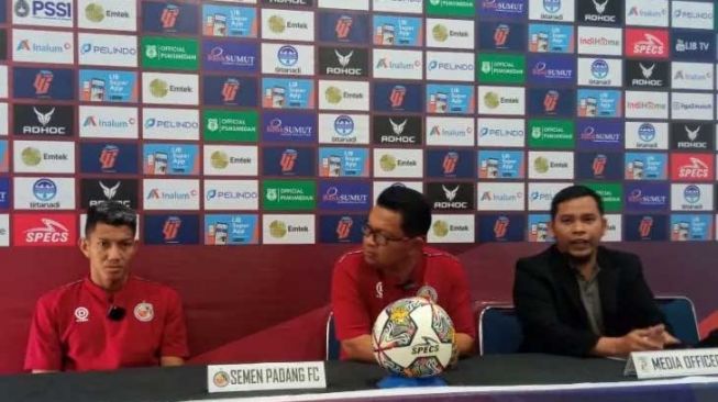 Telan Kekalahan Perdana di Liga 2 Musim Ini, Pelatih dan Kapten Semen Padang Lapang Dada