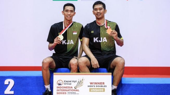 Alfian/Ade Rebut Juara Ganda Putra Indonesia International Series 2022