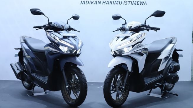 New Honda Vario 125 makin sporty dalam warna penyegaran seperti varian CBS-ISS SP tersedia warna Advance Matte White dan Advance Matte Blue [PT AHM].