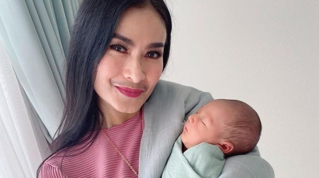 Potret Rayyanza bareng artis (Instagram/@isdadahlia)