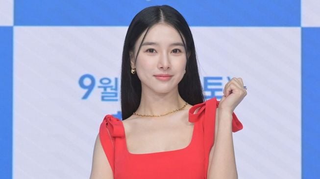 Cantiknya Kebangetan, Intip 5 Potret Kim So Eun di Three Bold Siblings yang Jadi Instruktur Pilates