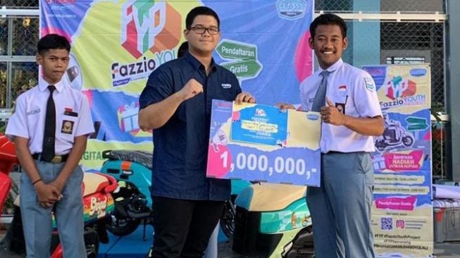 Para siswa yang memenangkan adu skill dan kemampuan untuk menjadi juara di ajang Student Contest Fazzio Youth Project 2022 area Yamaha DDS 3 [Yamaha DDS 3].