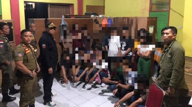 Aksi Biduan Sawer Organ Tunggal Bikin Resah, Niniak Mamak di Agam Turun Tangan