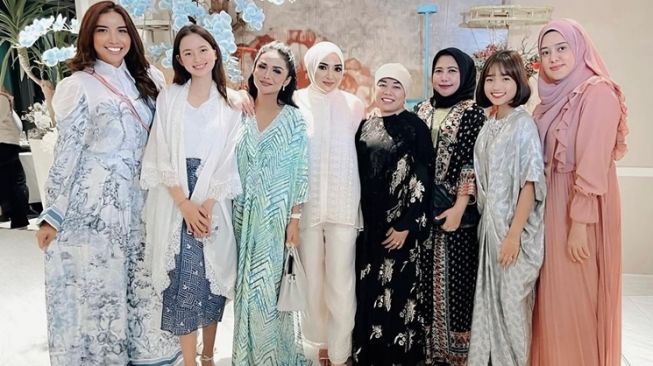  Potret Sarah Menzel di Acara Keluarga Hermansyah (instagram/@ashanty_ash)