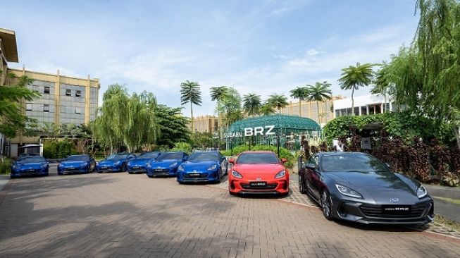 Subaru BRZ yang diserahkan kepada konsumen dari Subaru Indonesia, aksesoris bisa didapat di Plaza Subaru [Subaru Indonesia].