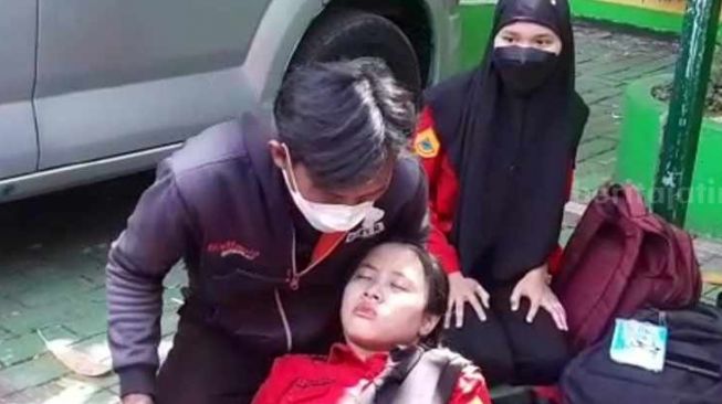 Lagi Istighosah dan Doa Bersama, Tiba-tiba Siswi SMKN 1 Magetan Kesurupan Massal