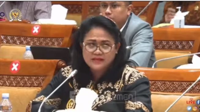 Anggota Komisi X DPR RI Anita Jacoba Gah mengkritik Menteri Nadiem Makarim. (tangkapan layar/ist)