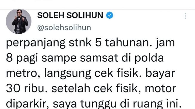 Komika Soleh Solihun mengungkap praktik pungutan liar alias pungli di Samsat Polda Metro Jaya. (Twitter @solehsolihun)