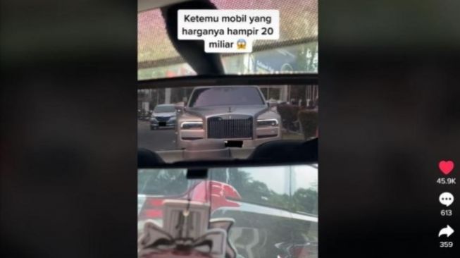 Sultan! Ketemu Mobil Seharga Nyaris 20 M di Jalan, Pengendara Lain Ketar-ketir, Nggak Sengaja Nyenggol Auto Pusing