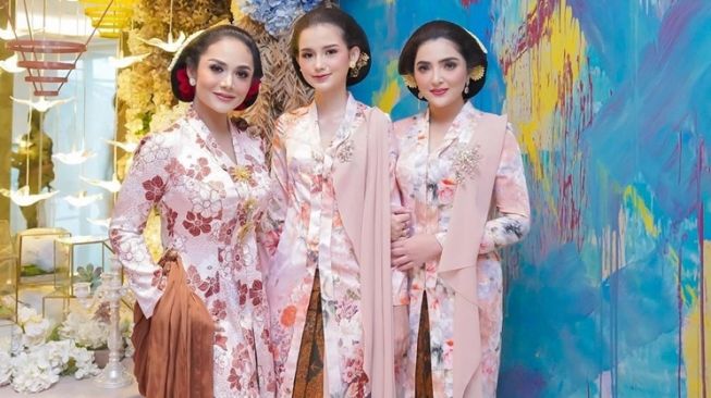  Potret Sarah Menzel di Acara Keluarga Hermansyah (instagram/@ashanty_ash)