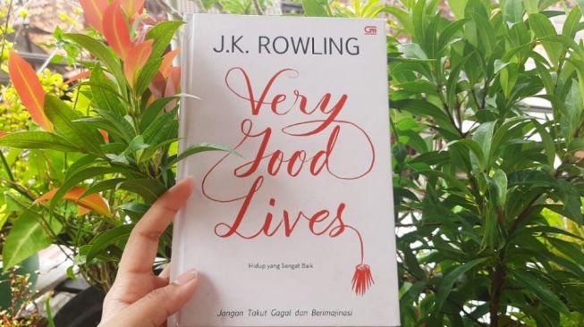 Ulasan Buku Very Good Lives: Pidato Menginspirasi dari JK Rowling