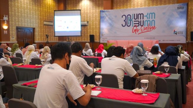 Dukung Program 30.000 UMKM Go Digital, Rumah BUMN Rembang Semen Gresik Adakan Pelatihan Digital Marketing