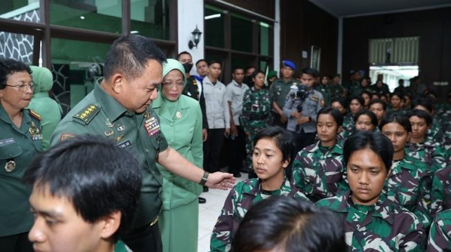 Tinjau Langsung 170 Prasis Kowad yang Jalani Dikmaba, KSAD Sampaikan Pesan Ini