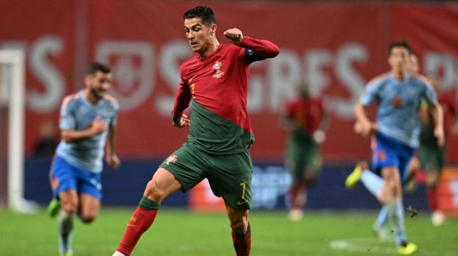 Penyerang Timnas Portugal, Cristiano Ronaldo tampil pada laga UEFA Nations League kontra Spanyol di Braga, Rabu (28/9/2022) dini hari WIB. [PATRICIA DE MELO MOREIRA / AFP]