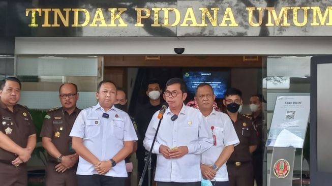 Jaksa Agung Muda Tindak Pidana Umum (Jampidum) Fadil Zumhana menyampaikan keterangan di Gedung Jampidum Kejagung pada Rabu (28/9/2022). [Suara.com/Rakha Arlyanto]