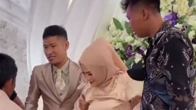 Heboh Pengantin Wanita Kesurupan, Warganet Singgung Gus Samsudin