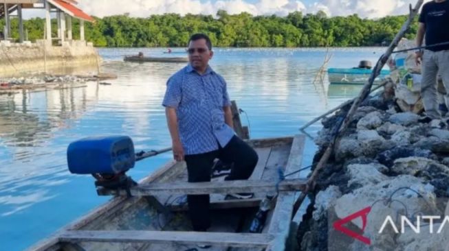 Tangkap Ikan di Perairan Malaysia Tanpa Ijin, Remaja Asal Riau Sempat Ditahan, Kini Dipulangkan Lewat PLBN Entikong