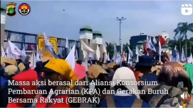 Pasukan Basmalah Tampil Heroik sebagai Personel Pengamanan Aksi Demonstrasi