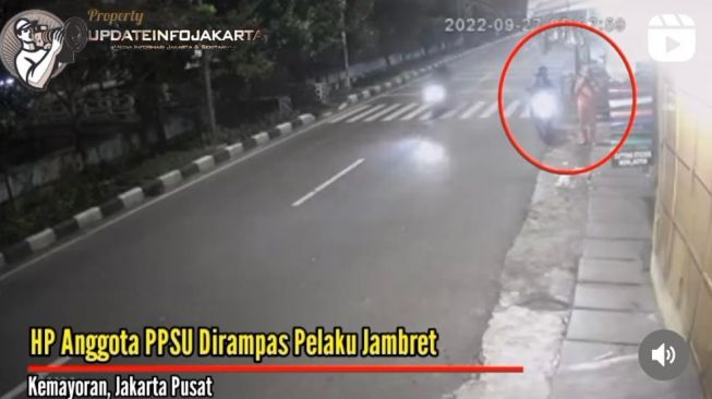 PPSU di Kemayoran Dijambret saat Nyapu Jalanan, Polisi Buru Pelaku yang Terekam CCTV