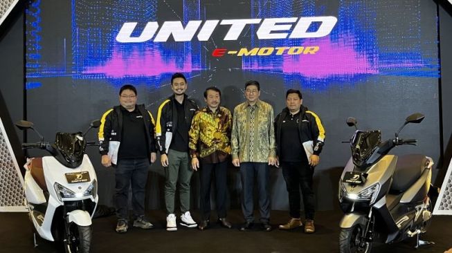 United E-Motor TX1800 dan TX3000 di pameran IEMS 2022 di JCC Senayan Jakarta, Rabu (28/9/2022). (ANTARA/Arnidhya Nur Zhafira) 