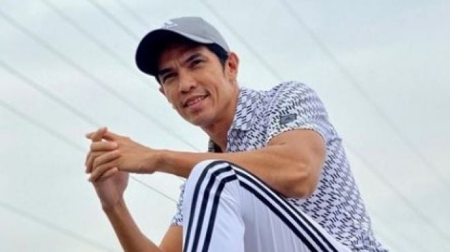 Ngantor Naik KRL, Adrian Maulana Diledek Artis Kere: Jahat Banget yang Nyinyir