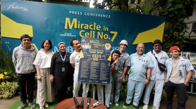 Para pemain film Miracle in Cell No 7 di Jakarta, Kamis (29/9). [Suara.com/Oke Atmaja]