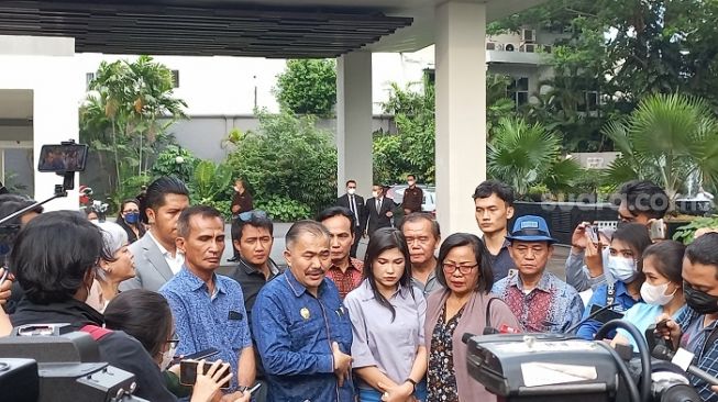 Ferdy Sambo Cs Segera Diadili, Rosti Ibunda Brigadir J: Hukum Mereka Seberat-beratnya!