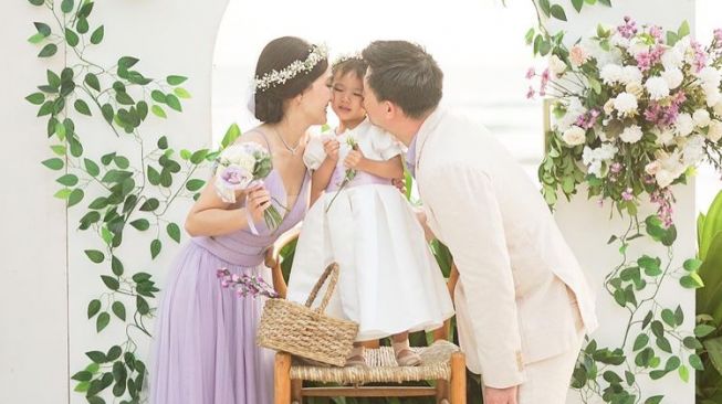 Potret Baby Claire Jadi Flower Girl (Instagram/shandyaulia)