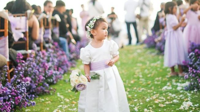 Potret Baby Claire Jadi Flower Girl (Instagram/shandyaulia)