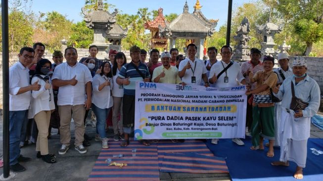 PNM Salurkan Bantuan Sarana Ibadah di Bali