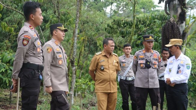 Kapolres OKU Selatan Pimpin Pengecekan Validasi Sertifikat Aset Tanah Polri