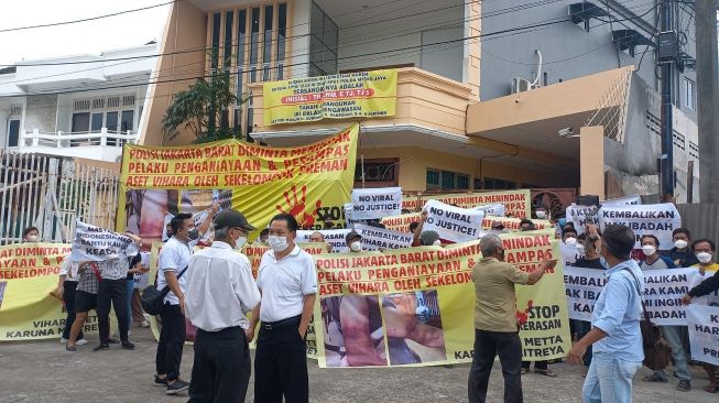 Jemaat Diusir Paksa dan Dianiaya di Vihara Tien En Tang Jakbar, Polisi Periksa 4 Orang