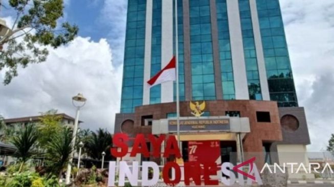 KJRI Naikkan Bendera Setengah Tiang untuk Mengenang Peristiwa G30S/PKI